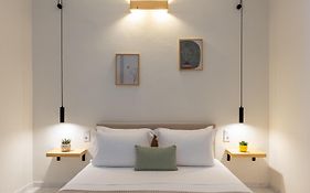 Capella Skiathos, Town